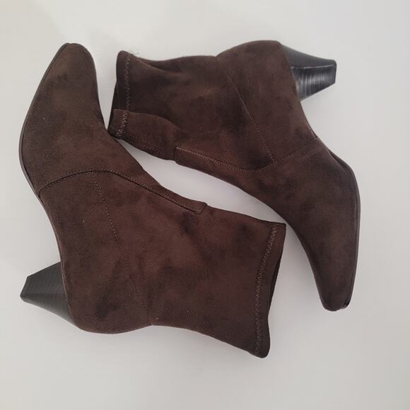 Donald J. Pliner Brown Faux Suede Sock Boot Sz 7.5 Kitten Heel Sophia Minimalist - Picture 3 of 15
